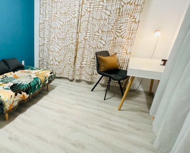 Въртящ се и здрав стол от JYSK