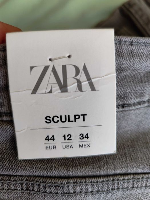 НОВИ дънки Zara с етикет, размер 44, сиви, висока талия