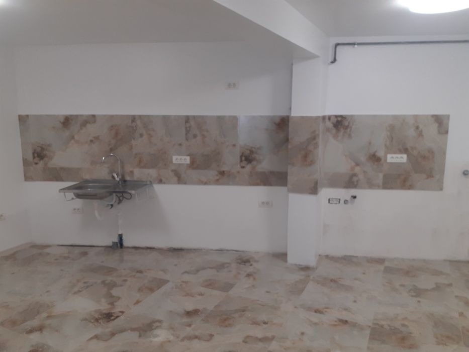 Amenajari finisaje : zugraveli , gresie , TERMOPANE PVC, parchet