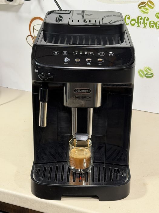 Кафемашина кафе автомат delonghi magnifica evo с гаранция