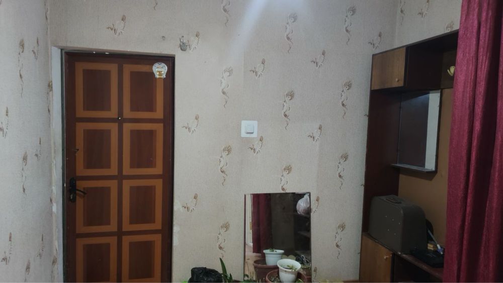 Uy sotiladi Chirchiq shahar Amir Temur ko’chasi 8-uy 16-xonadon