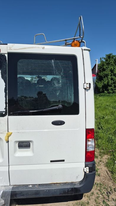 Dezmembrez  ford transit 2.2 E4 motor cutie roti faruri banchete