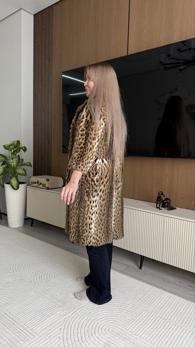 Шуба из натурального меха (леопард) в отличном состоянии