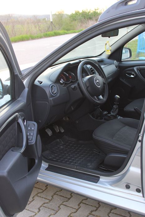 Dacia Duster 2x4  Anul fabricației 2014