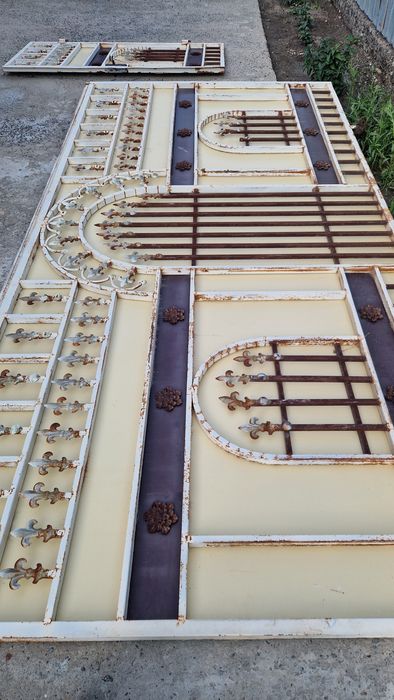 Ворота с двумя колиткоми