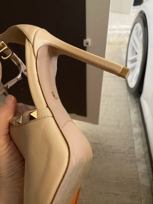 Продам босоножки