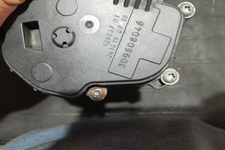 EGR electric 12863701 12863701 Volkswagen VW Caddy a 4-a generatie