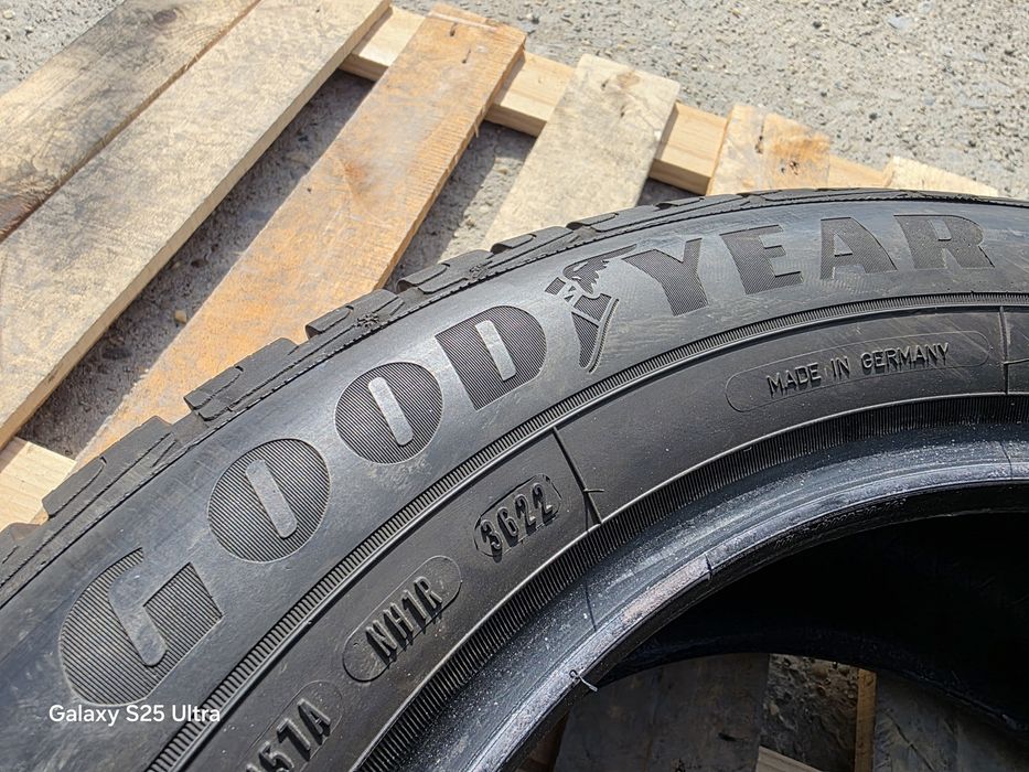 2бр. зимни гуми 235/55/17 GoodYear