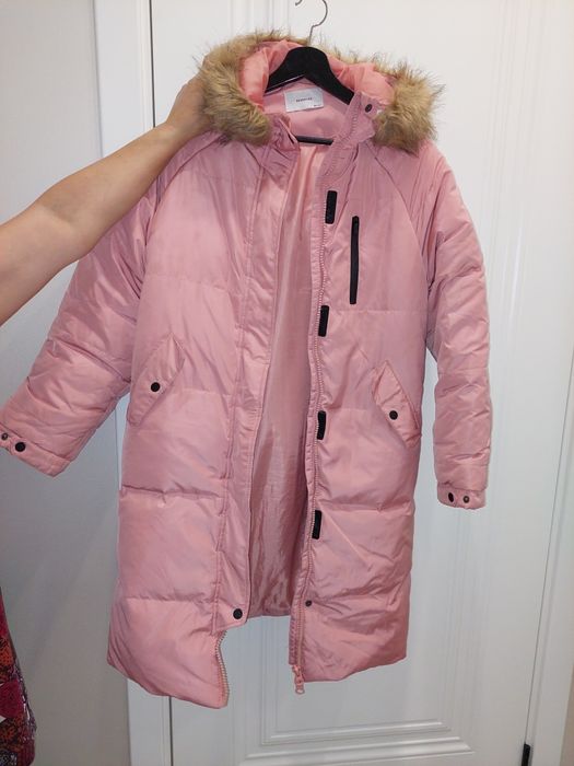 Зимний пуховик на девочку