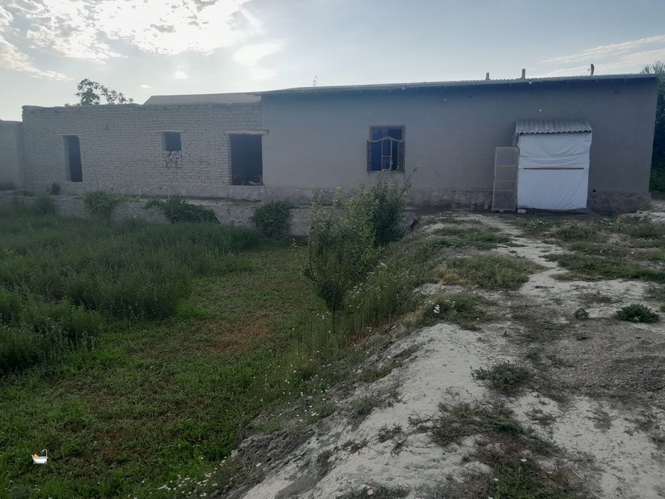 Навбахор тумани арабхона қишлоғида уй жой сотилади  тезда