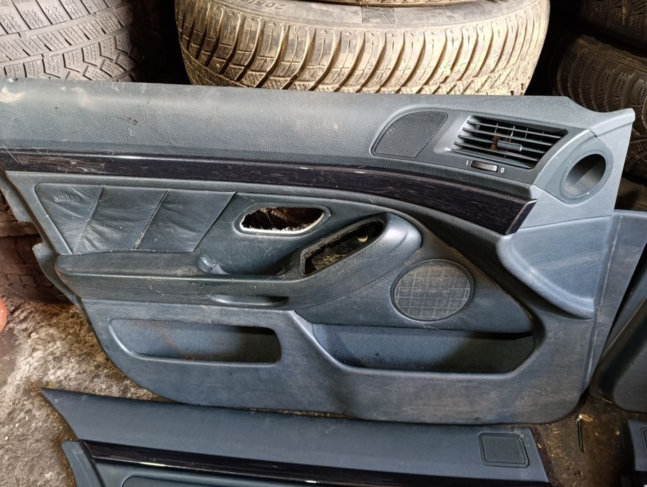 Обшивки дверей на BMW E39 кожа