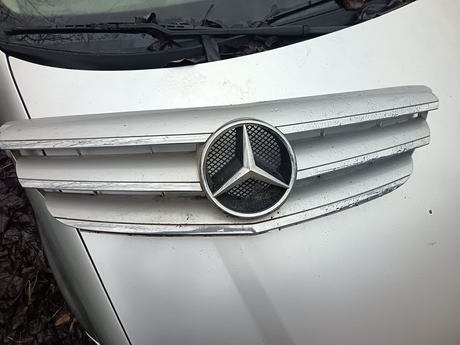 Решетка Мерцедес Б класа