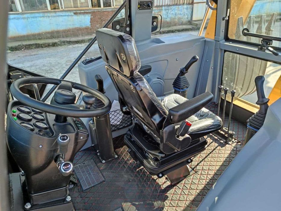 Экскаватор-погрузчик ZL-388