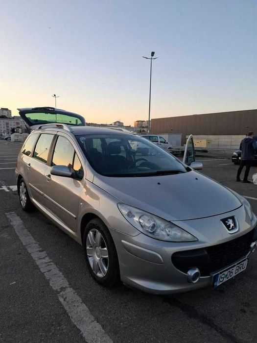 Peugeot 307 sw ,an 2007, 7 locuri ,benzina /motor 1.6/ 109 cp. 186.000 km/doua rinduri de jante ,aliaj si tabla