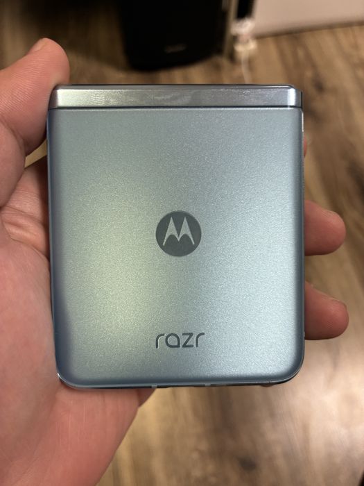 Motorola Razr 40 Ultra - за ремонт