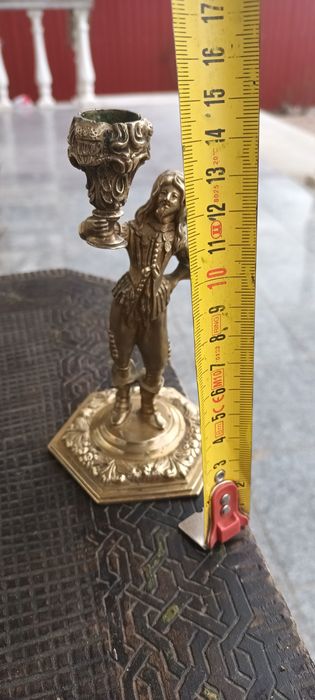 Statuie veche din Bronz