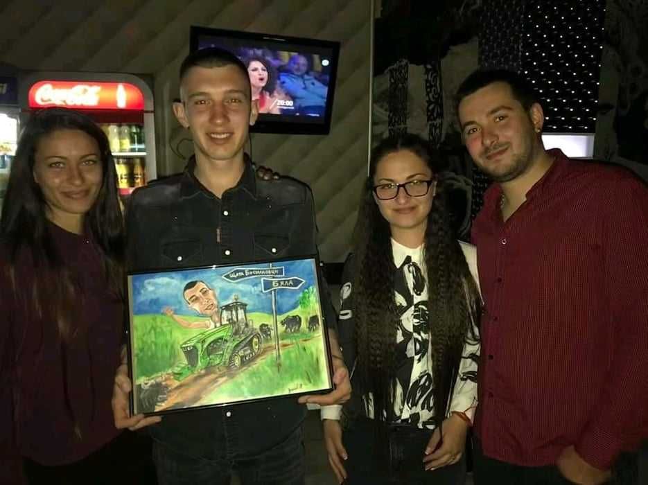 Карикатури и Портрети по снимка + РАМКА | Готов подарък за 3 дни