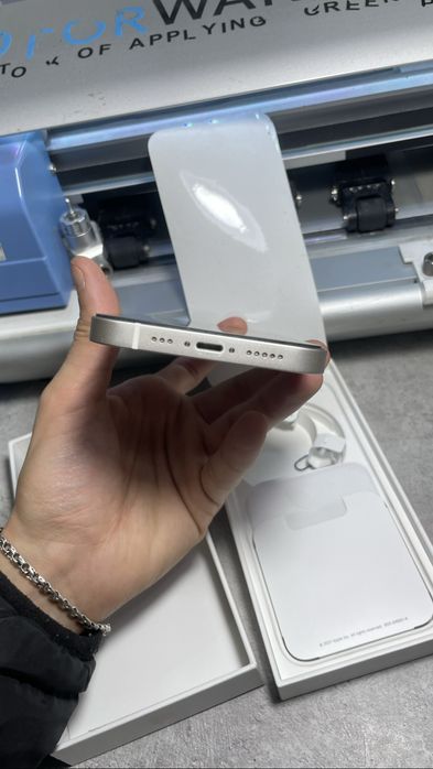 iPhone 13 256ГБ 90%АКБ полный комплет