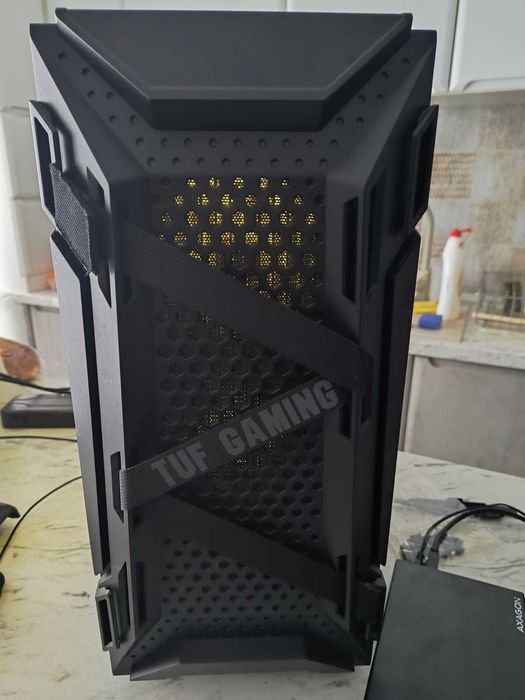 PC cu CPU Ryzen 5 5600X si GPU:6650XT 8GB