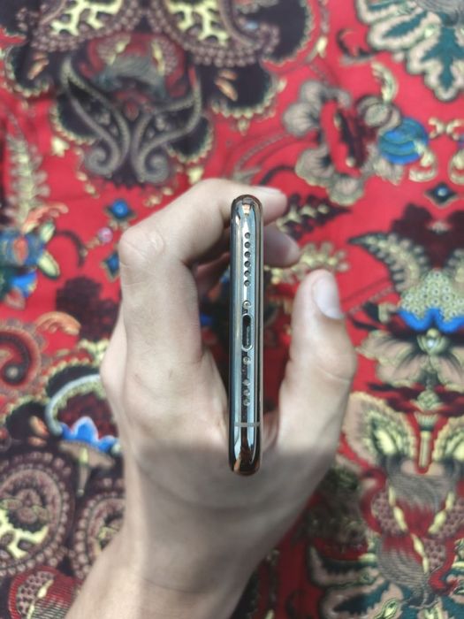 Iphone xs zo'r holatda
