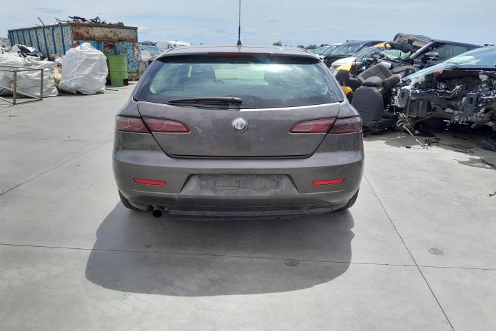 Dezmembrez Alfa Romeo 159 1