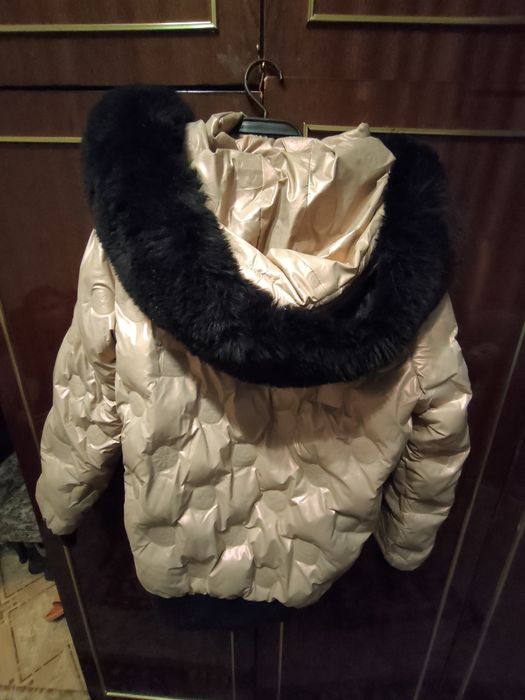 Продавам дамско яке