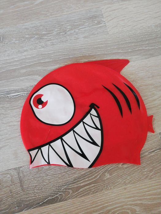 Шапки резиновые и тканевые для плавания