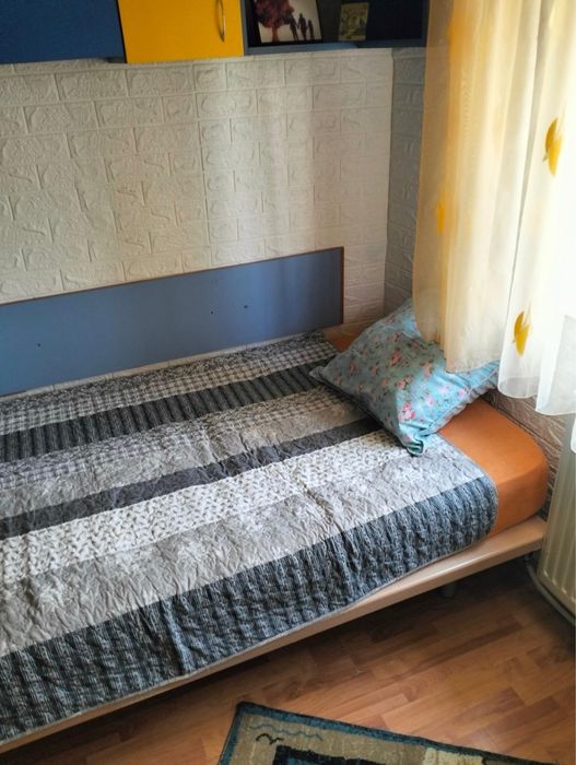 Inchiriez camera pentru eleve liceu