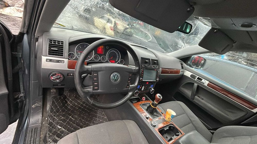 Dezmembrez Volkswagen Touareg an 2006 2.5 tdi cod motor blk