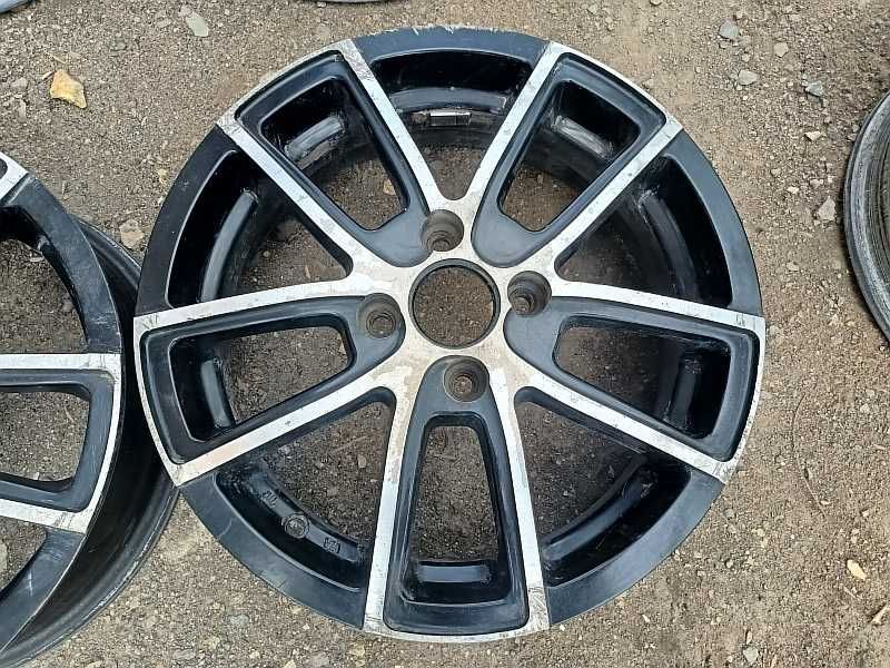 Продам два легкосплавных диска R15