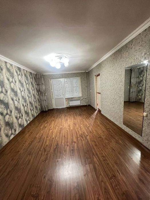 Продаётся квартира Чиланзар 1 квартал 2/4/4 кирпич 2×4