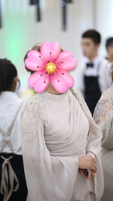 Шикарное платье в модном оттенке