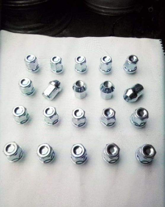 Piulite prezoane jante aliaj Jeep Comander Grand Cherokee, Wrangler