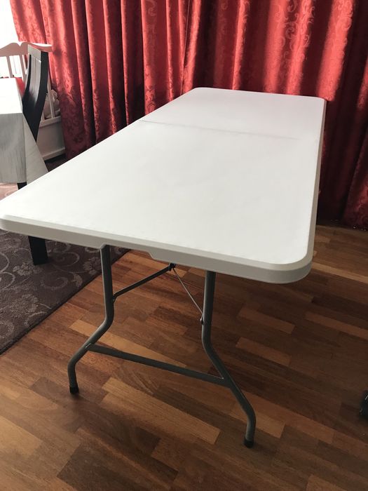 Чисто нова сгъваема маса за къмпинг или градина