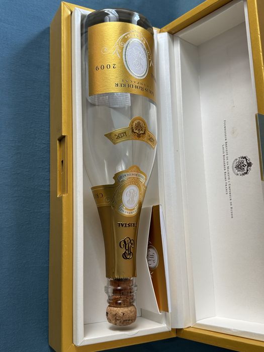 ОРИГИНАЛНА Бутилка от шапнаско с кутия Louis Roederer Cristal 2009