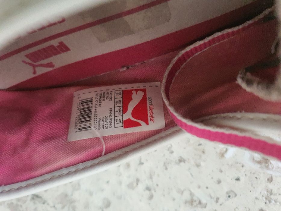 Пума мокасини и черни и бели летни кецки и двата чифта са 38 номер жен