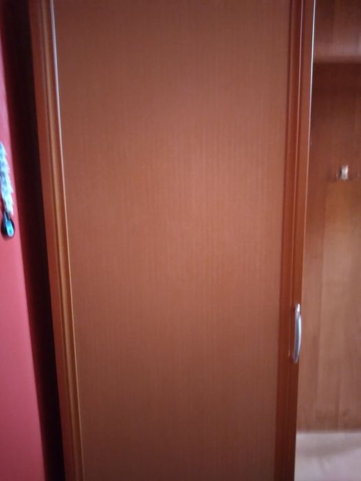 Продам прихожую цвет бук.