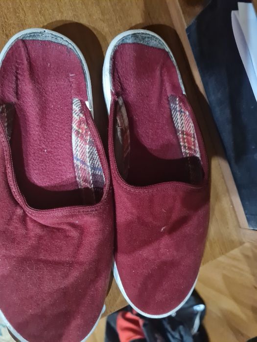 Продам тапки на подошве 35 размер