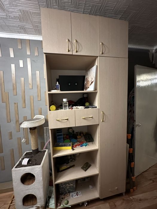 Продам шкаф с зеркалом