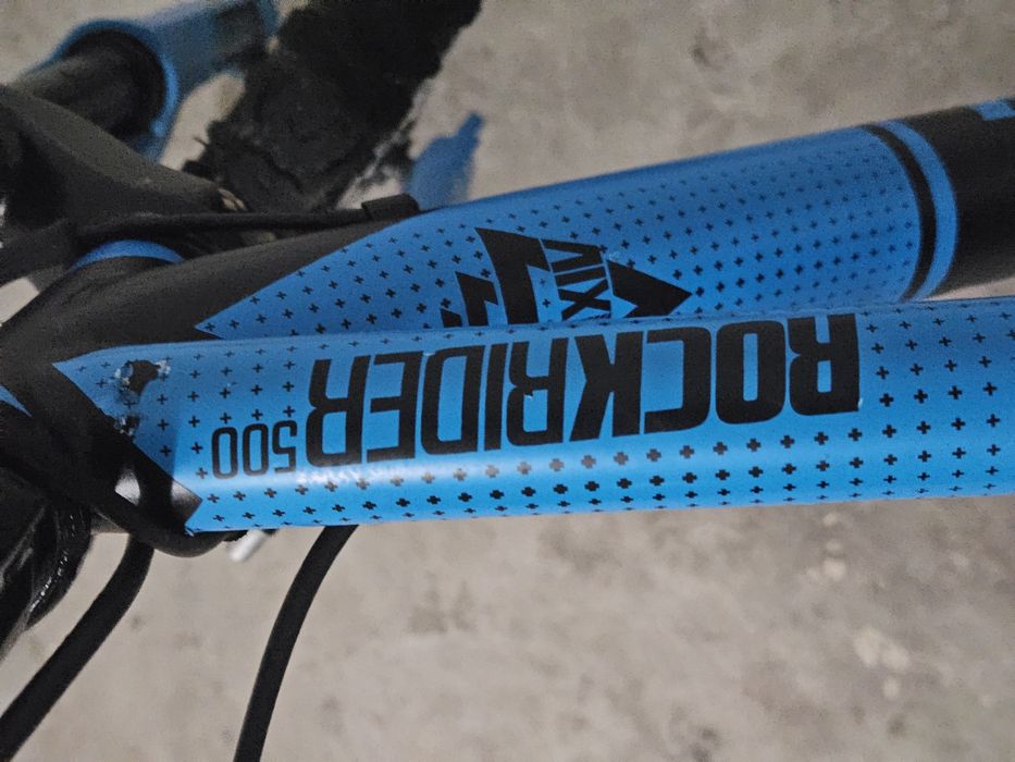 Vând Bicicletă MTB B'TWIN Rockrider 500 – Negru/Albastru