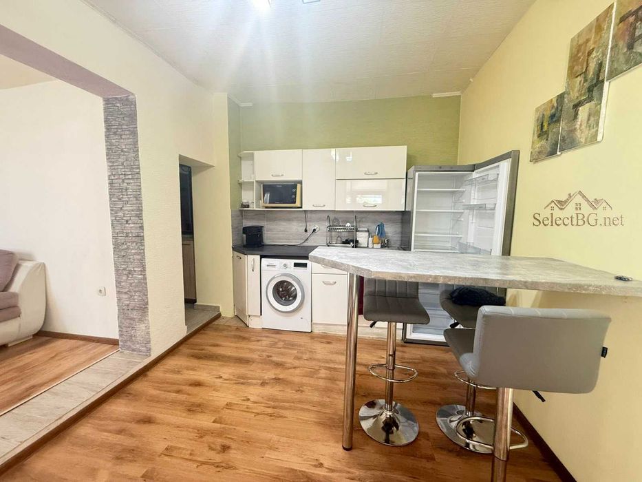 Дава се под наем Двустаен апартамент в Велико Търново, Център - 70 кв.м за 459 € - Снимка #2