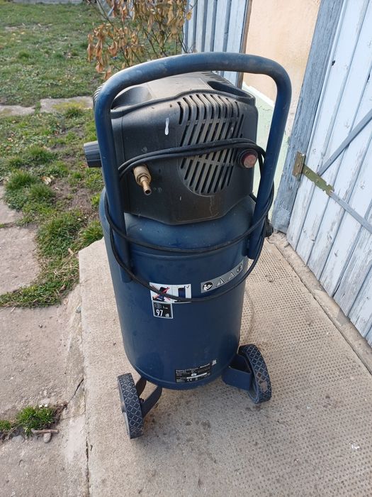 Compresor 10 bar 50 litri