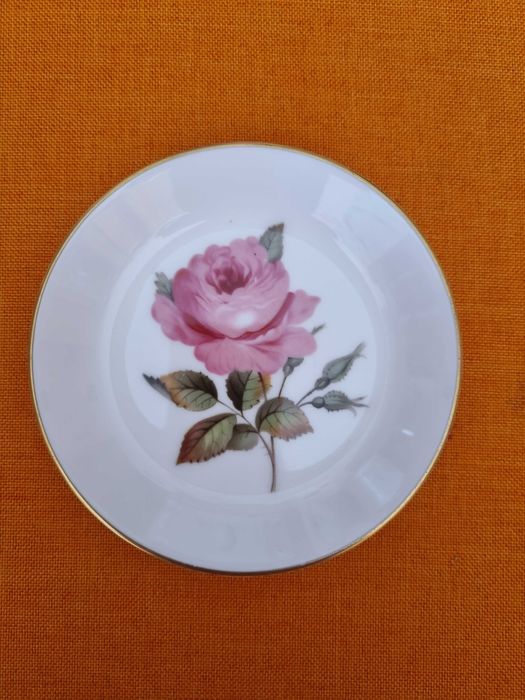 Порцеланови изделия