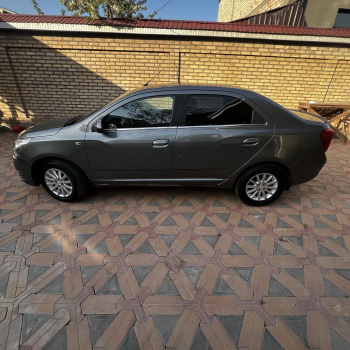 Продается автомобиль кобалт