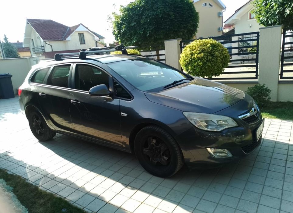 Urgent! Opel Astra J Kombi mașină personală, nu necesita investitii