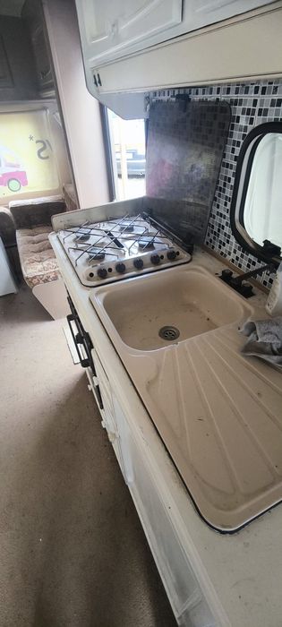 Каравана дължина 5,80м.