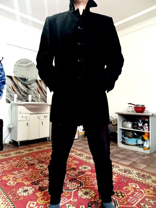 Продам Пальто оригинал черный