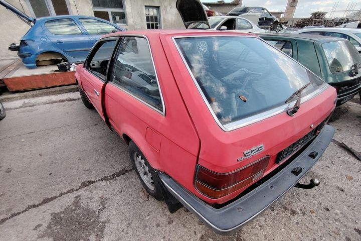 Hayon / Haion cu luneta Mazda 323 1985