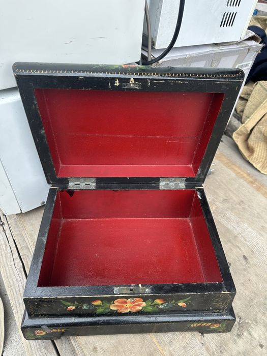 Шкатулка винтажная , дерево продам