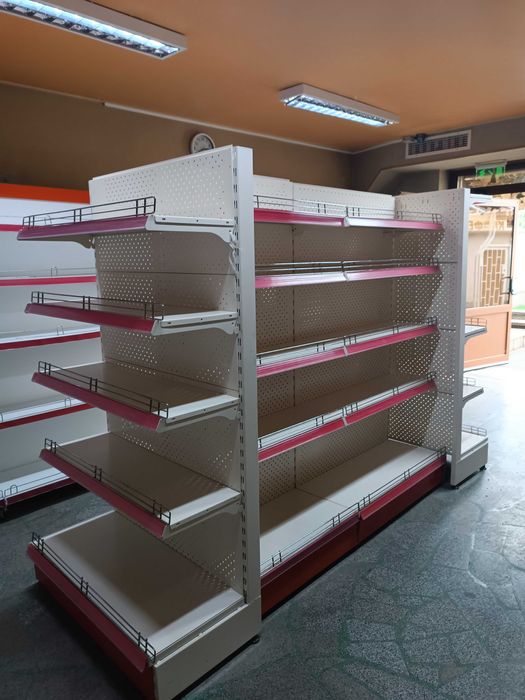 Островен стелаж за магазин